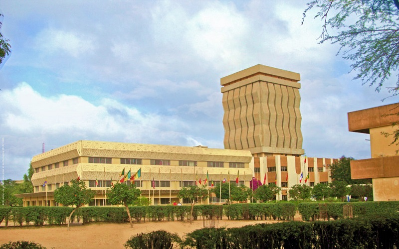 加斯顿·伯杰大学