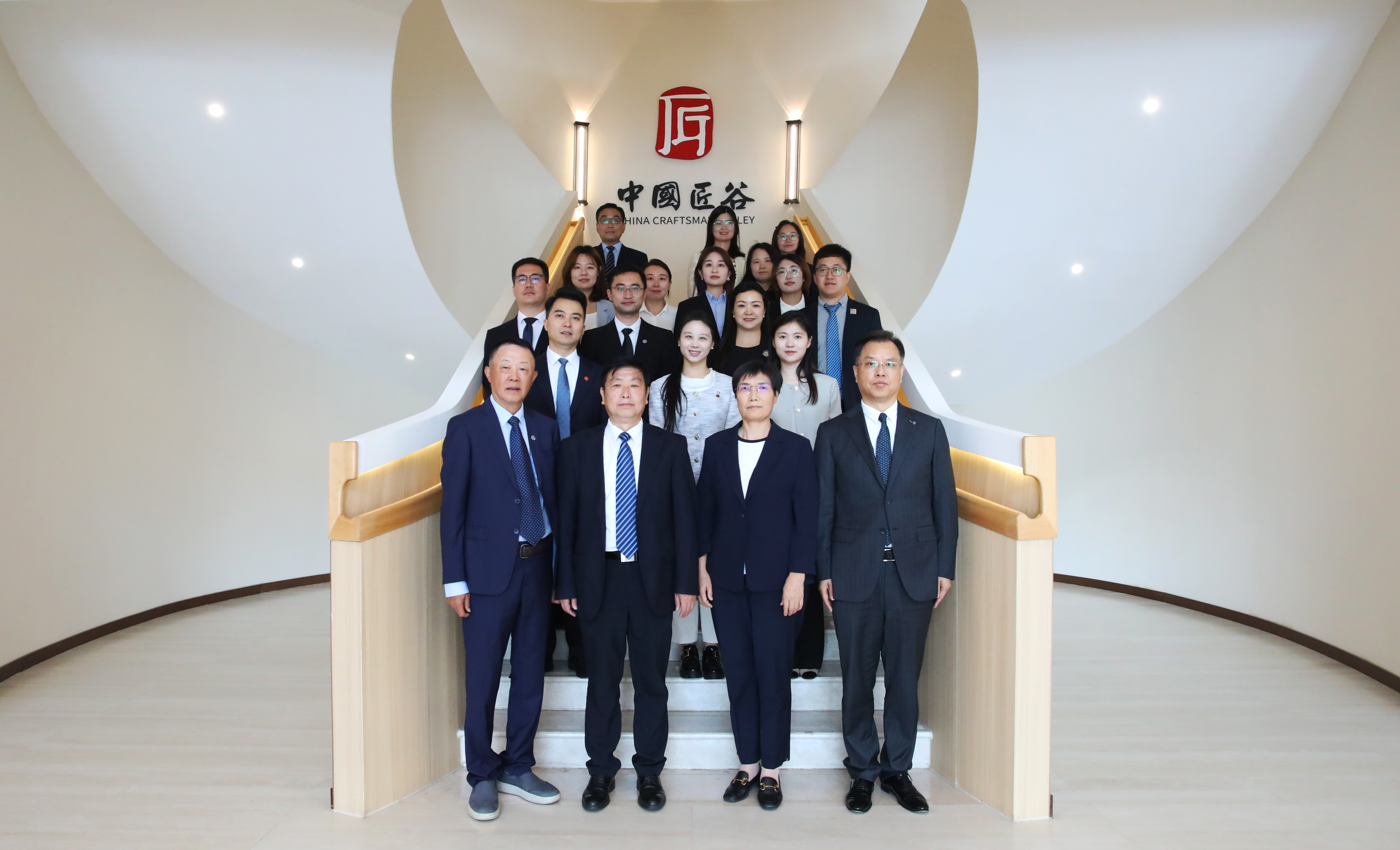 44985678.jpg 合影.JPG